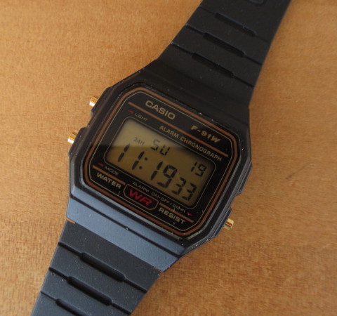 【レアモデル】CASIO FUTURIST デジアナモデル　レトロポップ　稼働中