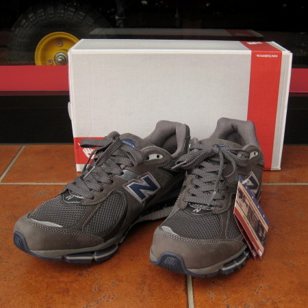 アメリカ製　new balance　MR2002B　26.5cm